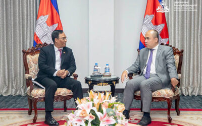 ကမ္ဘောဒီးယားနိုင်ငံဆိုင်ရာ မြန်မာသံအမတ်ကြီးသည် ကမ္ဘောဒီးယားနိုင်ငံ၊ နိုင်ငံခြားရေးနှင့် အပြည်ပြည်ဆိုင်ရာပူးပေါင်းဆောင်ရွက်ရေးဝန်ကြီးဌာန၊ ဒုတိယဝန်ကြီး H.E. Dr. Kung Phoak နှင့် တွေ့ဆုံ (၂၅-၆-၂၀၂၅ ရက်၊ ဖနောင်ပင်)